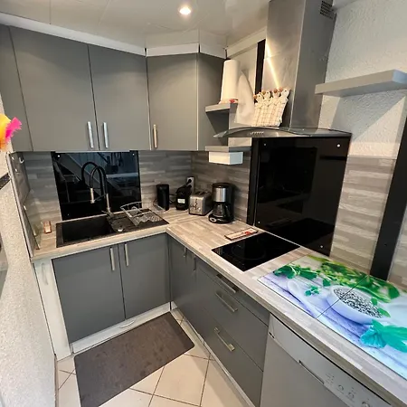 Casa de Férias Pavillon 5 Pers Avec Piscine, Parking Et Jardin à - Fr-1-781-74 Valras-Plage