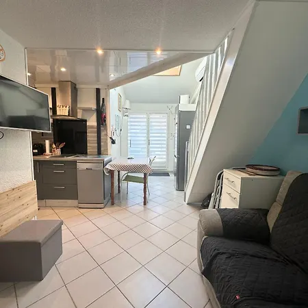 Pavillon 5 Pers Avec Piscine, Parking Et Jardin à - Fr-1-781-74 Valras-Plage